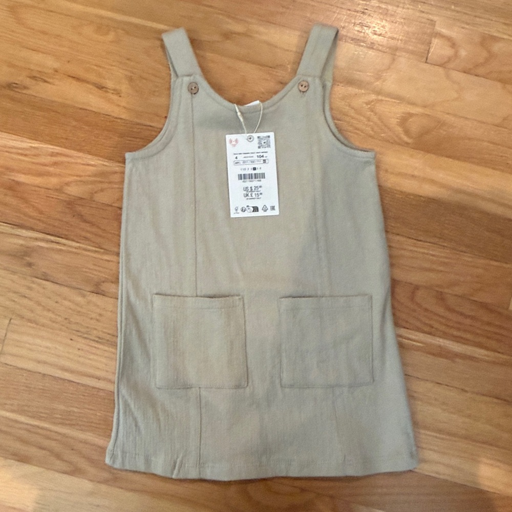 Beige Sleeveless Dress with Pockets
